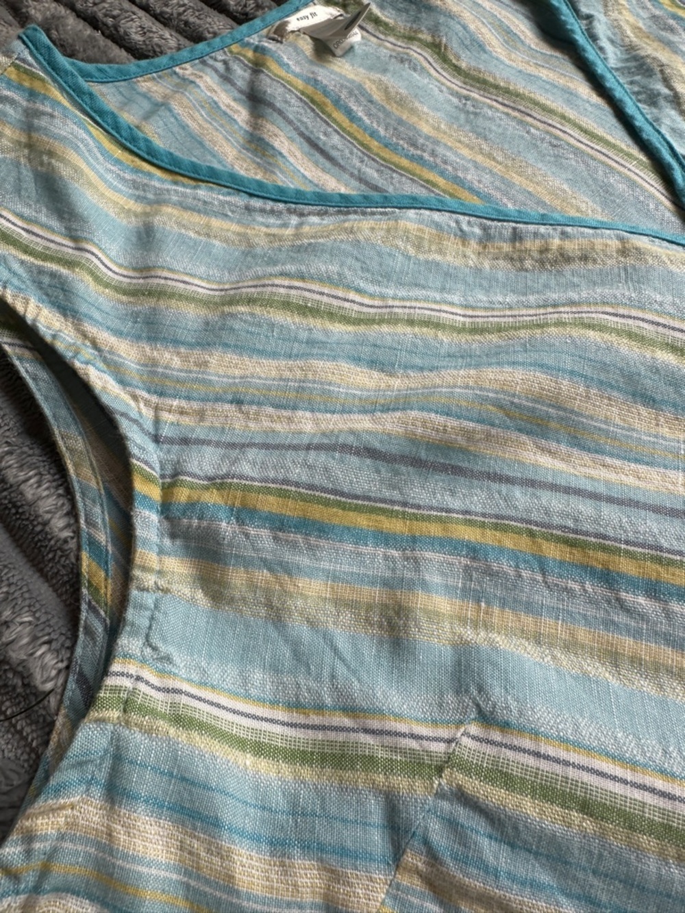 Striped Linen-Cotton sleeveless Top with waist tie - Picture 4 of 7